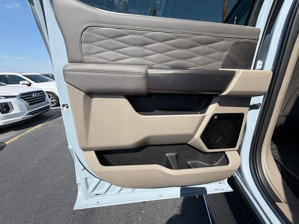 Ford F-450 SD Platinum Crew Cab DRW 4WD 2026