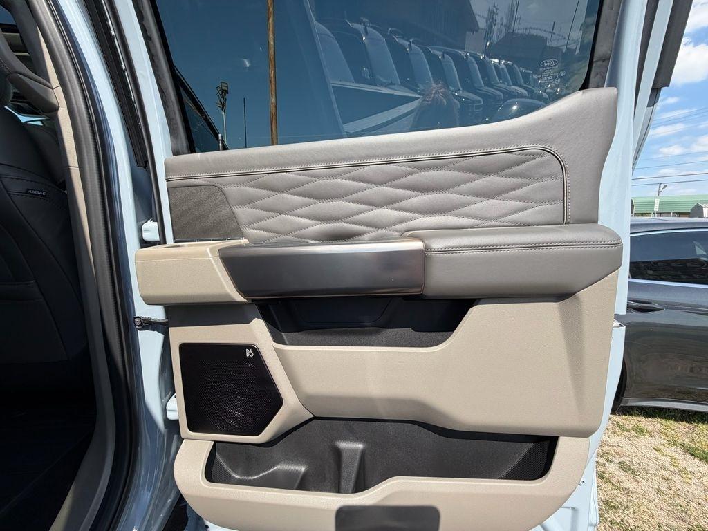 Ford F-450 SD Platinum Crew Cab DRW 4WD 2026