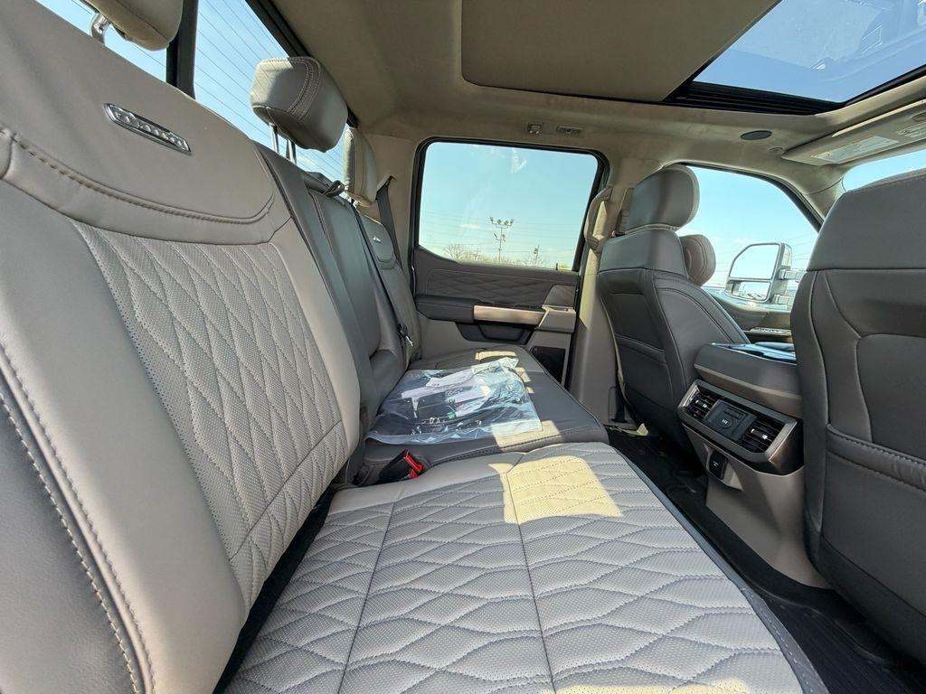 Ford F-450 SD Platinum Crew Cab DRW 4WD 2026