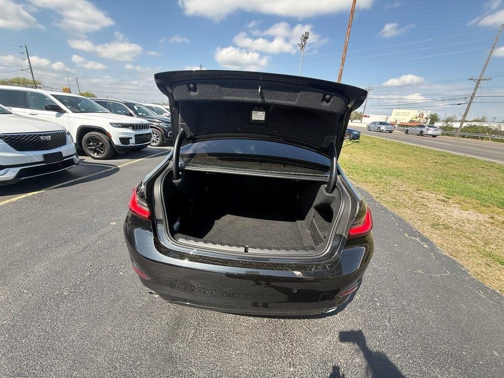 BMW 3-Series 330i xDrive 2022