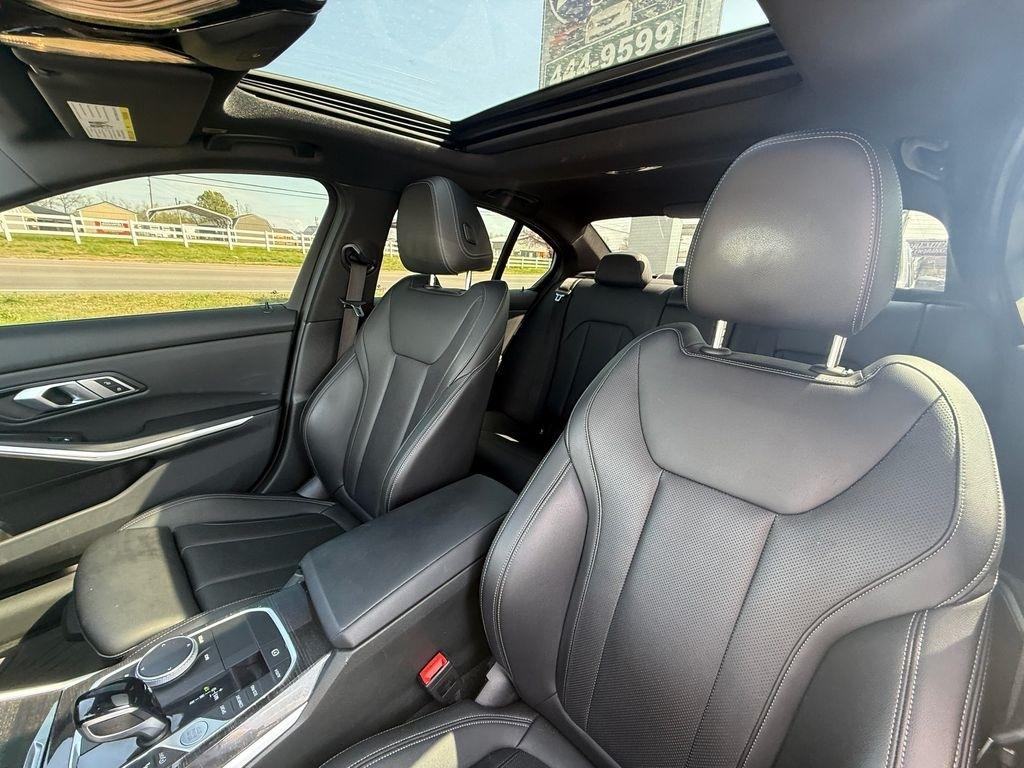 BMW 3-Series 330i xDrive 2022