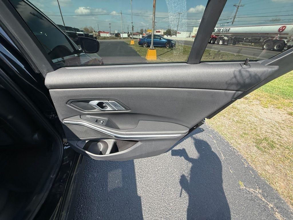 BMW 3-Series 330i xDrive 2022