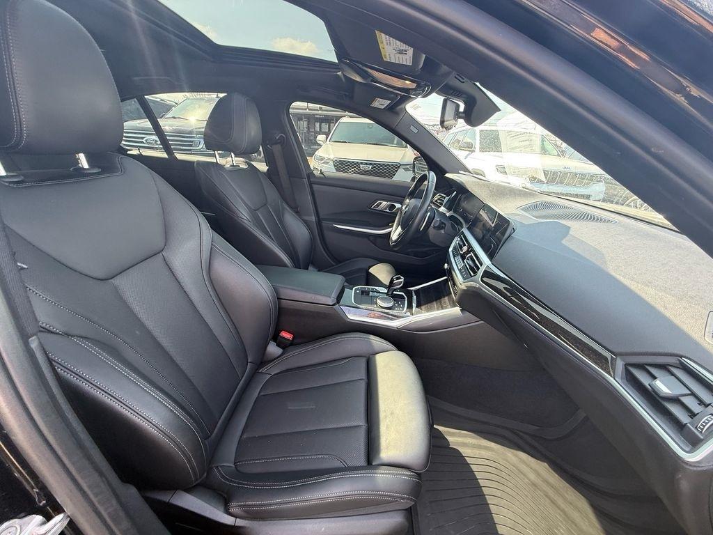 BMW 3-Series 330i xDrive 2022