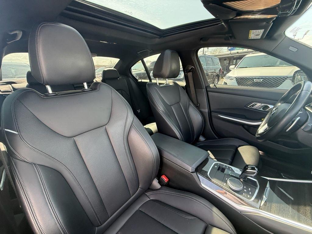 BMW 3-Series 330i xDrive 2022