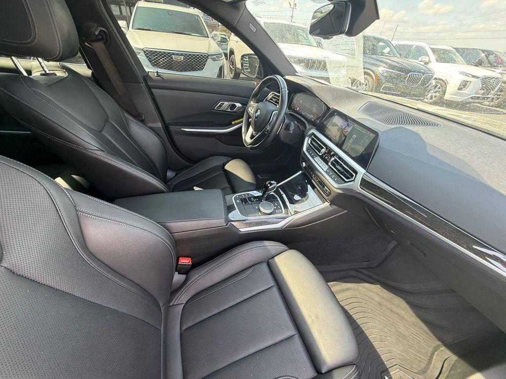 BMW 3-Series 330i xDrive 2022