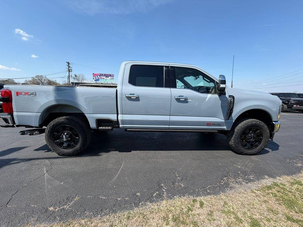 Ford F-250 SD Lariat Crew Cab 4WD 2024