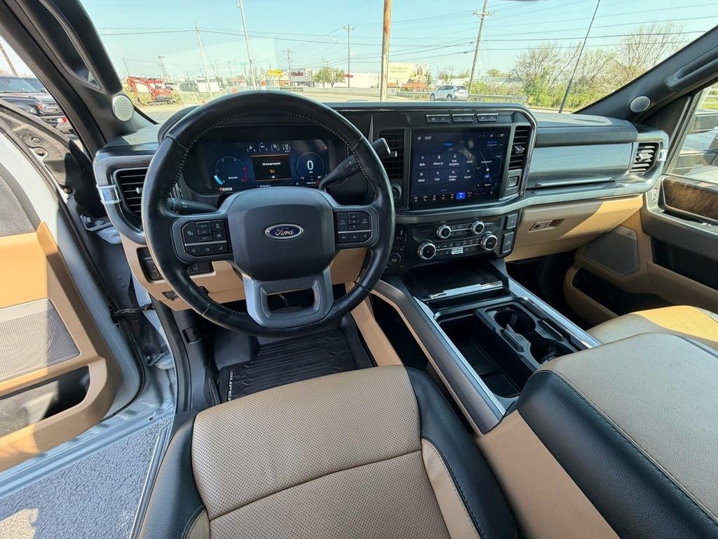 Ford F-250 SD Lariat Crew Cab 4WD 2024