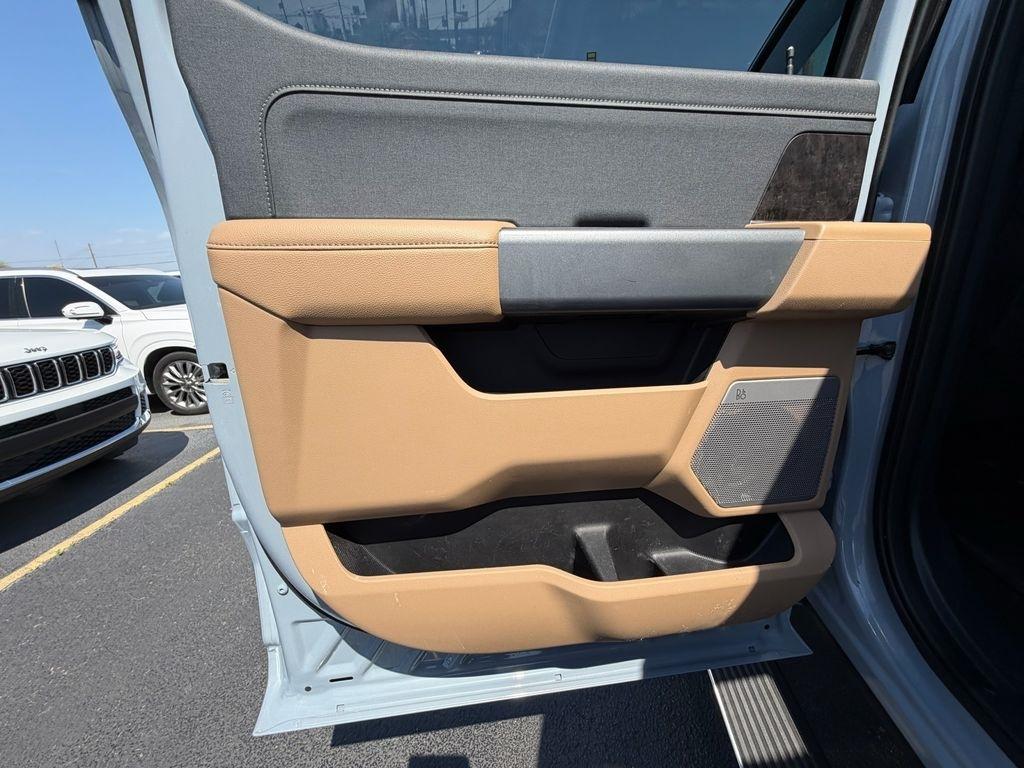 Ford F-250 SD Lariat Crew Cab 4WD 2024