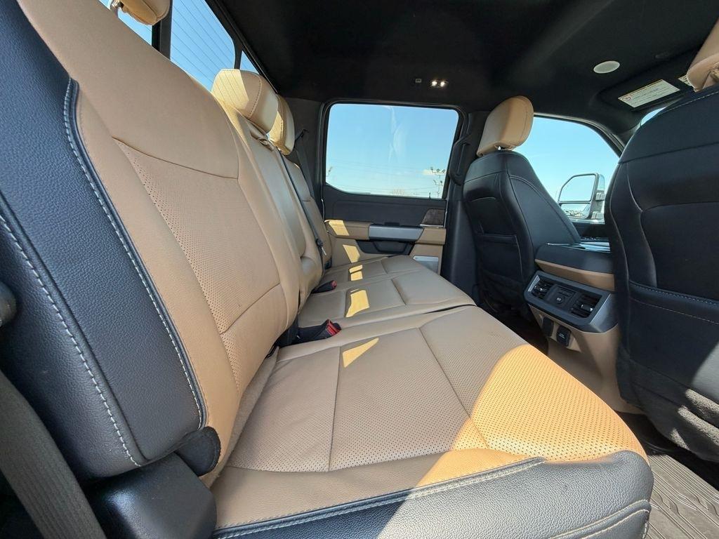 Ford F-250 SD Lariat Crew Cab 4WD 2024