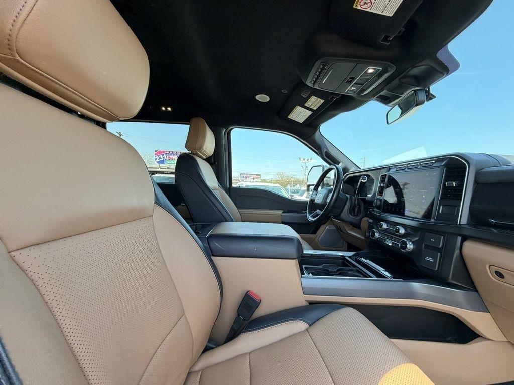 Ford F-250 SD Lariat Crew Cab 4WD 2024