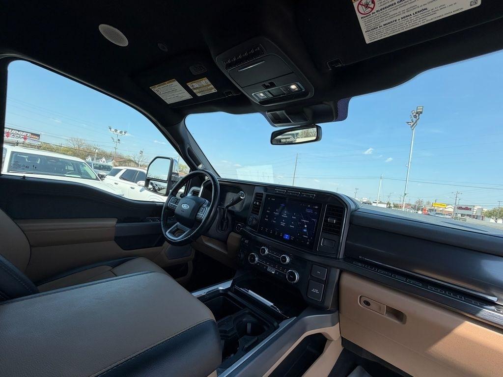 Ford F-250 SD Lariat Crew Cab 4WD 2024