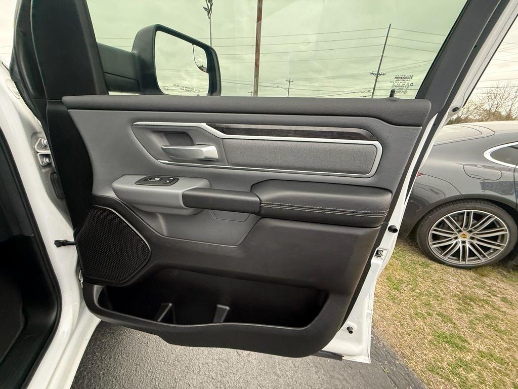 RAM 1500 Big Horn Quad Cab 4WD 2021