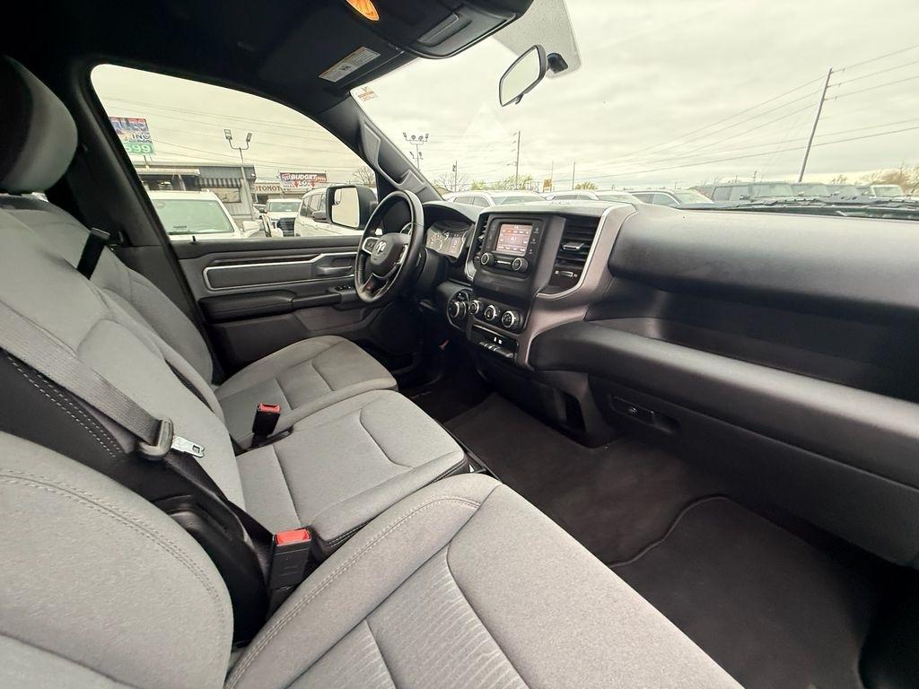 RAM 1500 Big Horn Quad Cab 4WD 2021