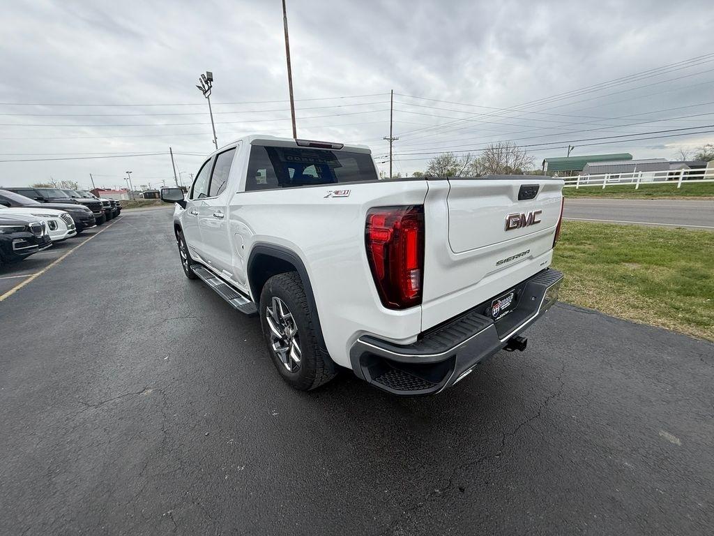GMC Sierra 1500 SLT Crew Cab 4WD 2023