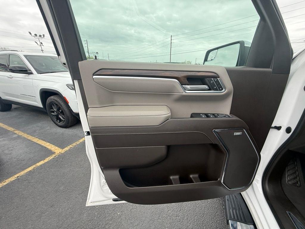 GMC Sierra 1500 SLT Crew Cab 4WD 2023