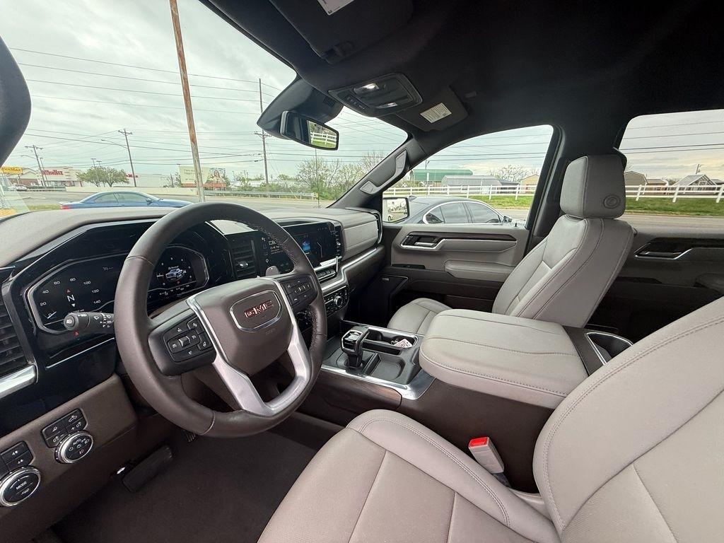 GMC Sierra 1500 SLT Crew Cab 4WD 2023