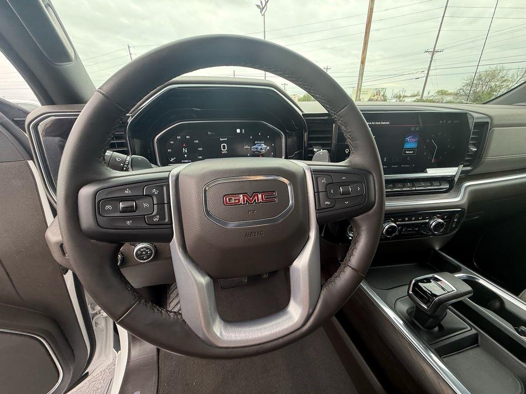 GMC Sierra 1500 SLT Crew Cab 4WD 2023