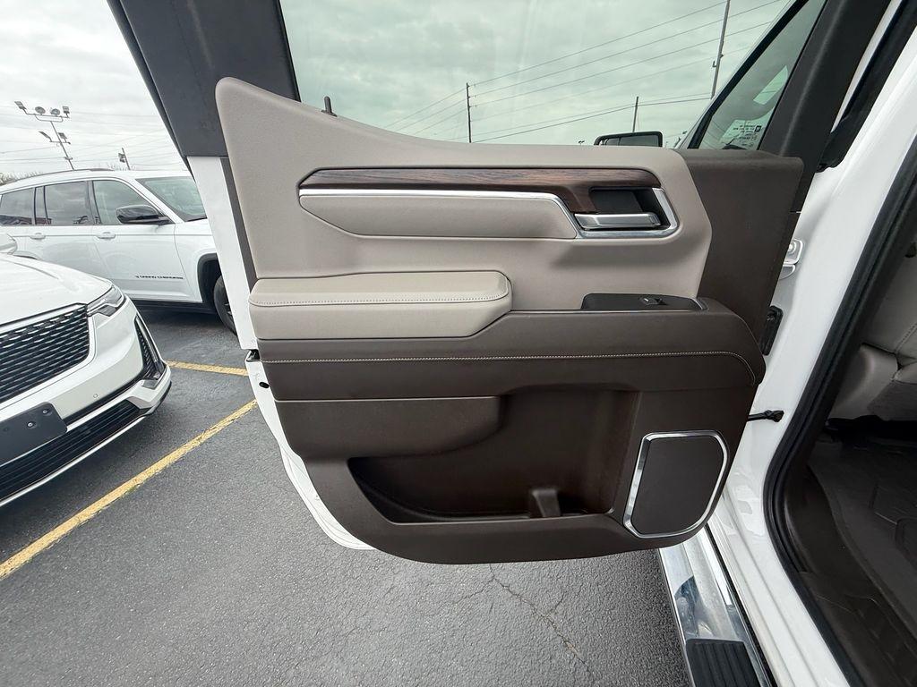 GMC Sierra 1500 SLT Crew Cab 4WD 2023