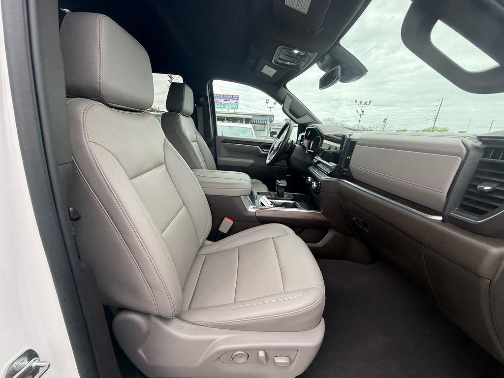 GMC Sierra 1500 SLT Crew Cab 4WD 2023