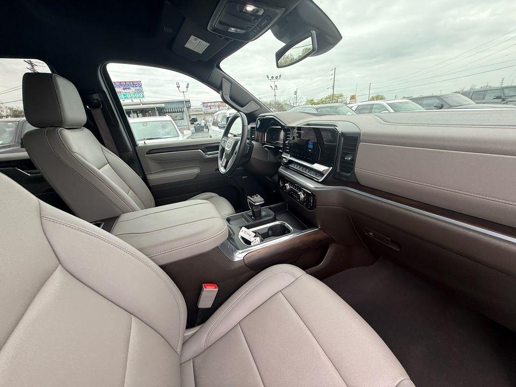 GMC Sierra 1500 SLT Crew Cab 4WD 2023