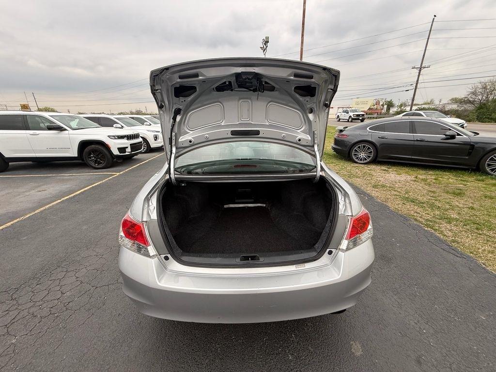 Honda Accord LX sedan AT 2012