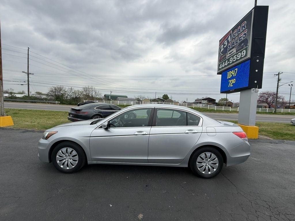 Honda Accord LX sedan AT 2012