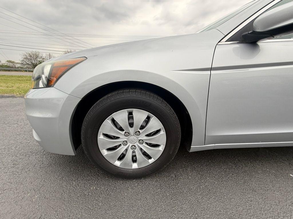 Honda Accord LX sedan AT 2012