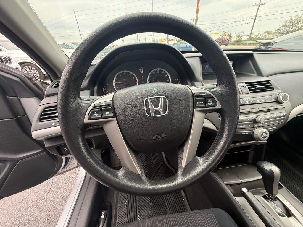 Honda Accord LX sedan AT 2012