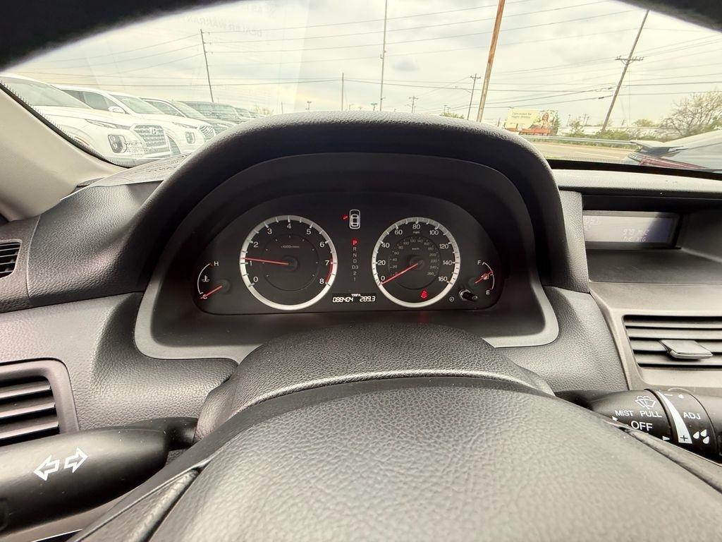 Honda Accord LX sedan AT 2012