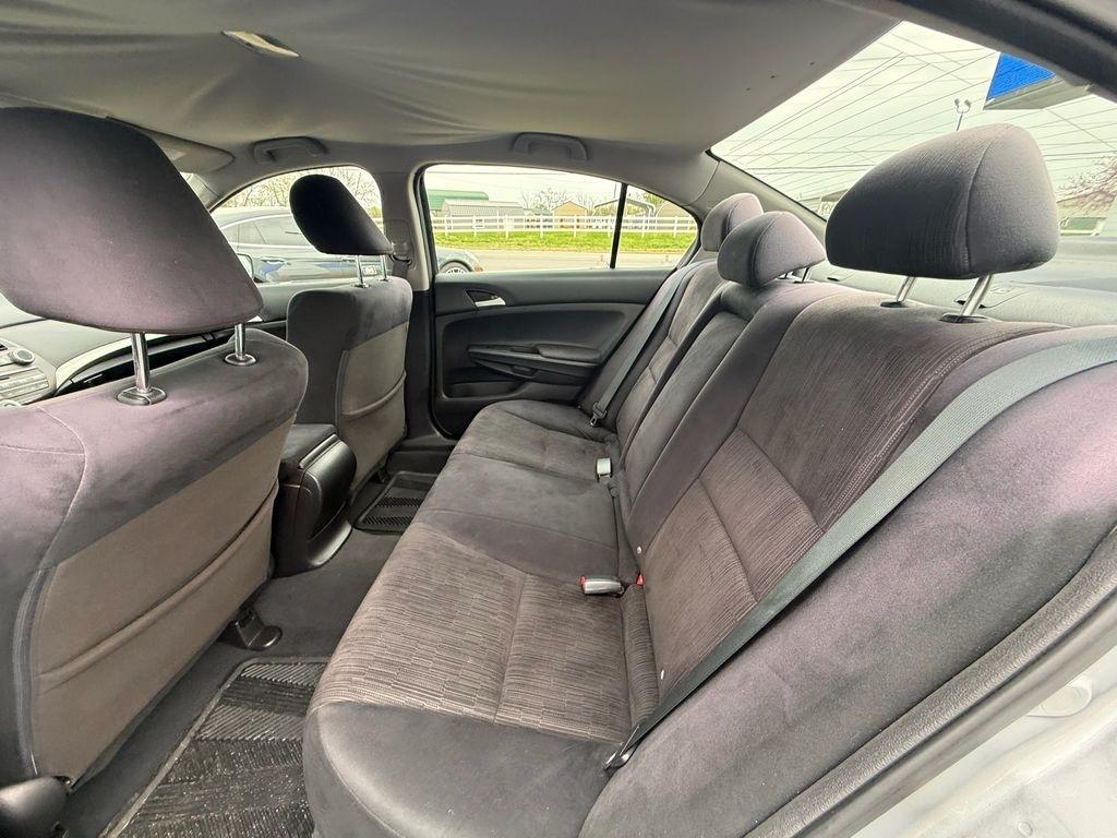 Honda Accord LX sedan AT 2012