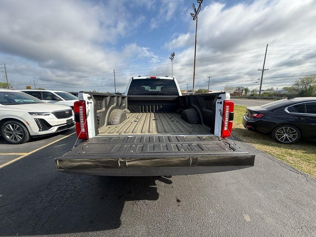 Ford F-450 SD Lariat Crew Cab DRW 4WD 2026