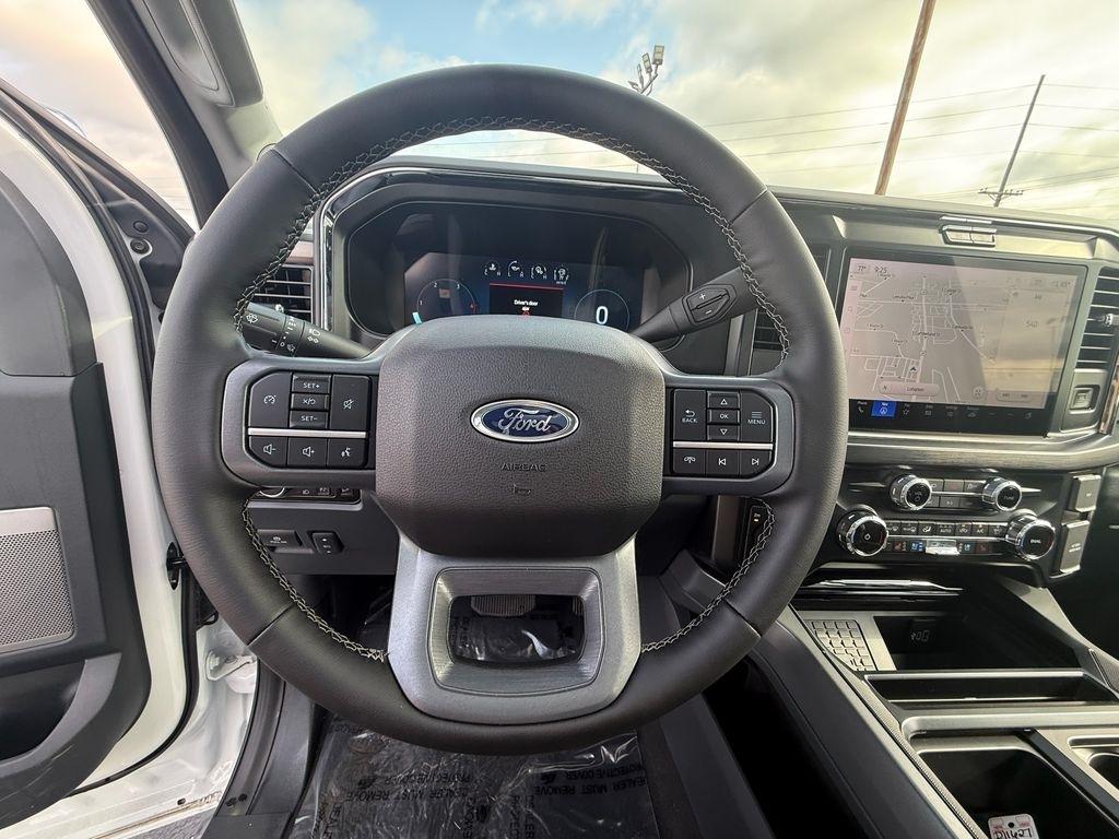 Ford F-450 SD Lariat Crew Cab DRW 4WD 2026