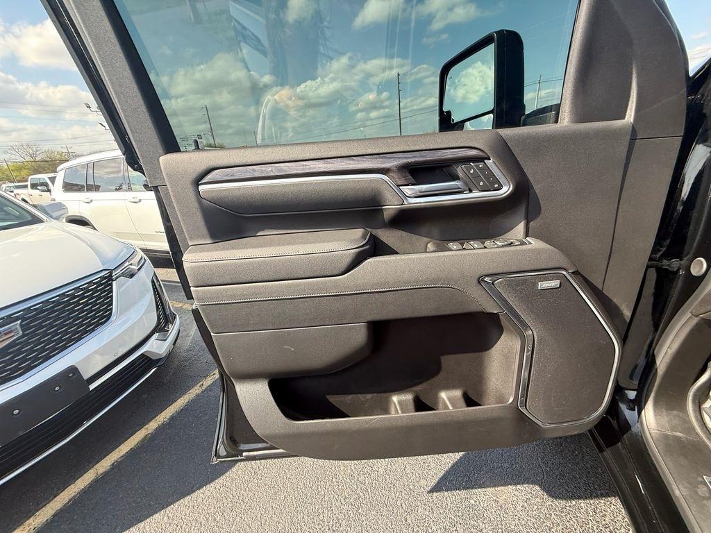 Chevrolet Silverado 2500HD LTZ Crew Cab Long Box 4WD 2026