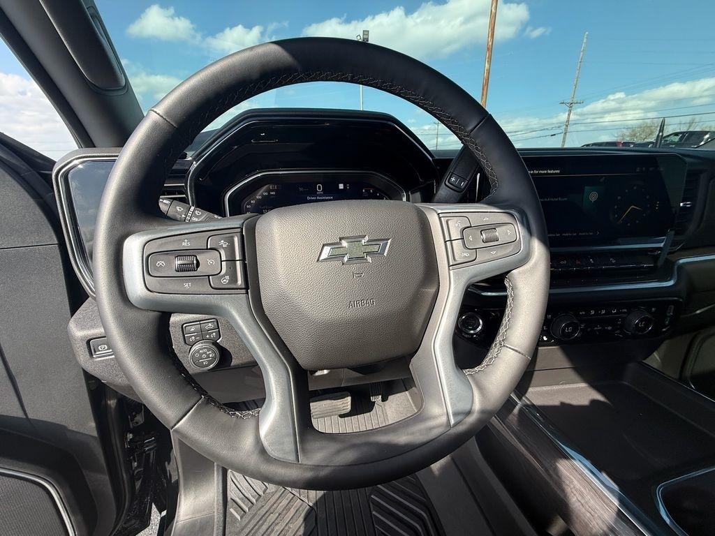 Chevrolet Silverado 2500HD LTZ Crew Cab Long Box 4WD 2026