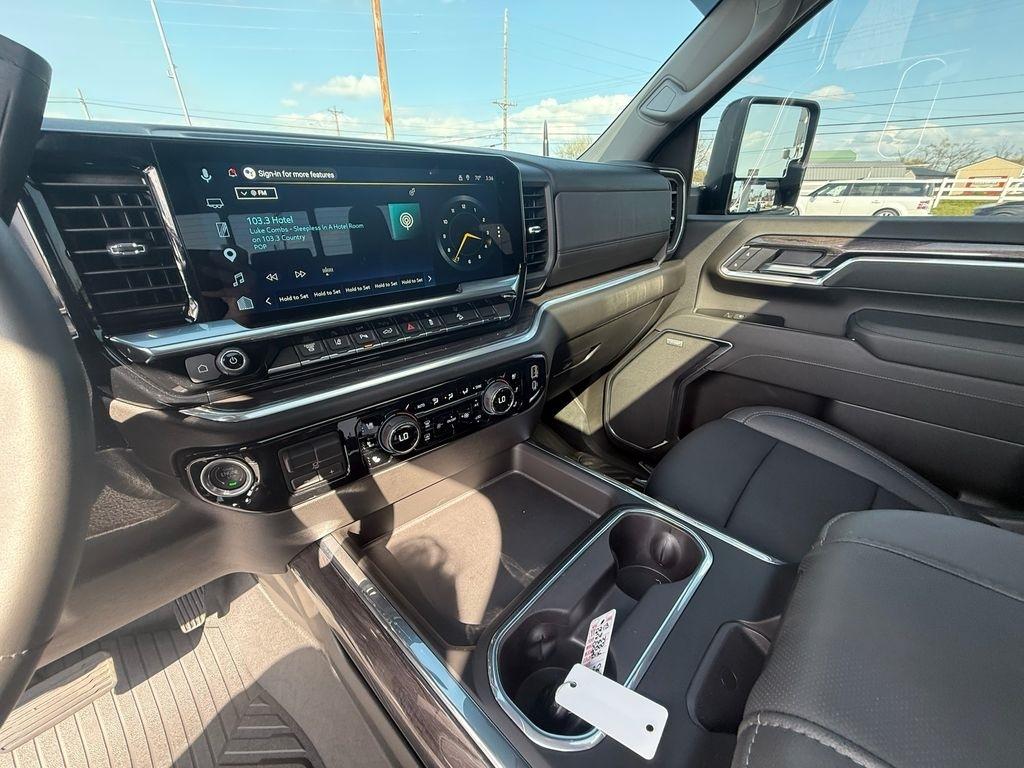 Chevrolet Silverado 2500HD LTZ Crew Cab Long Box 4WD 2026