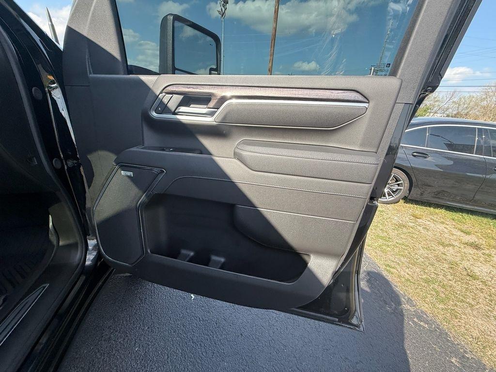 Chevrolet Silverado 2500HD LTZ Crew Cab Long Box 4WD 2026