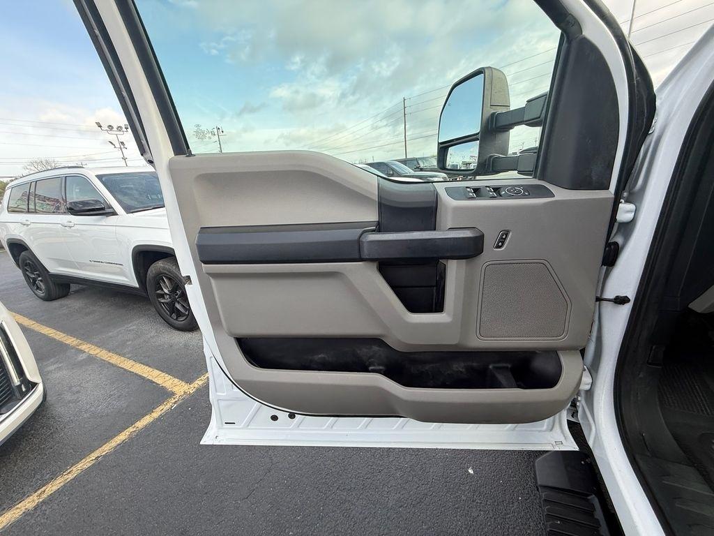 Ford F-350 SD XL Crew Cab Long Bed DRW 4WD 2021