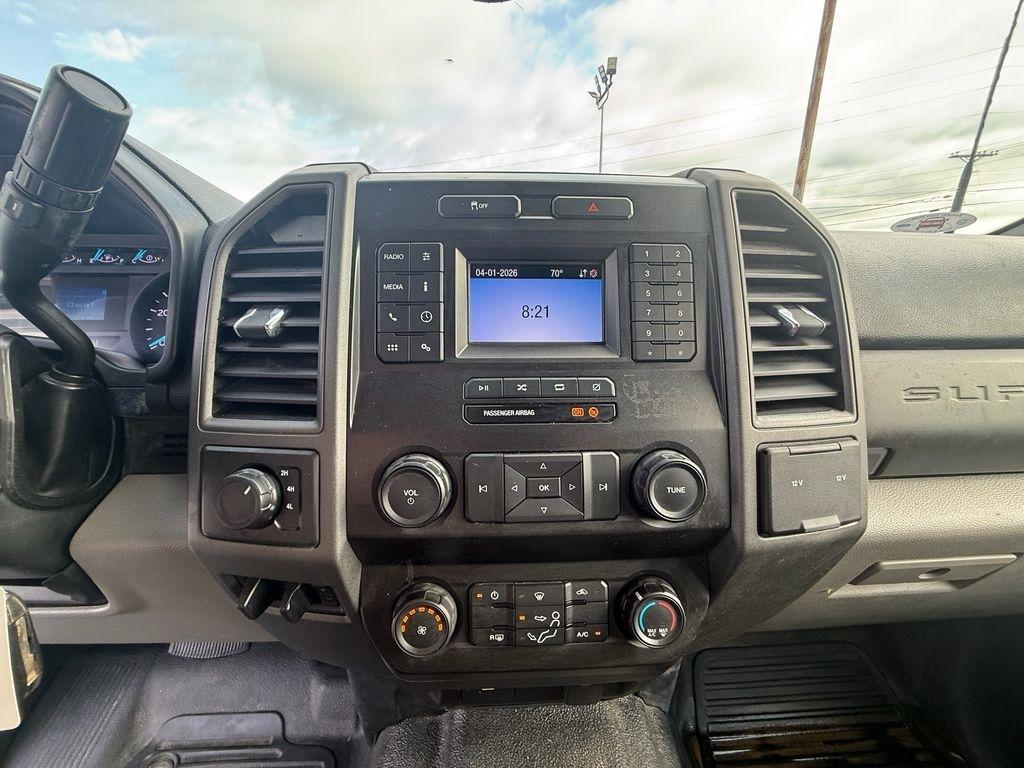 Ford F-350 SD XL Crew Cab Long Bed DRW 4WD 2021