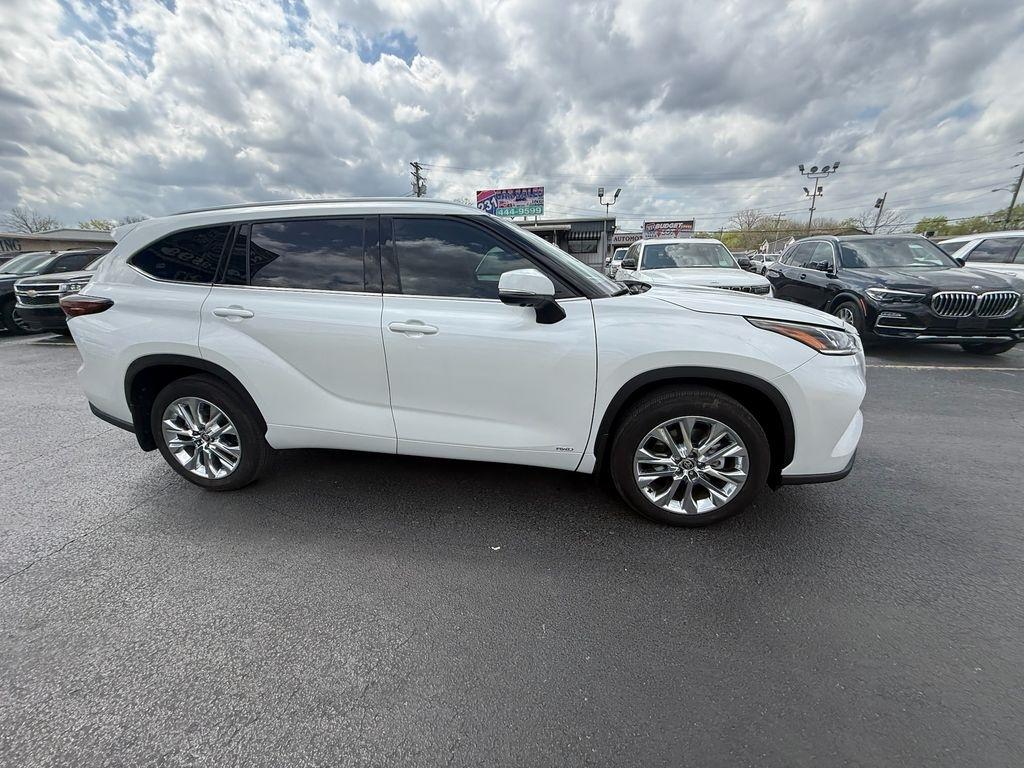 Toyota Highlander Hybrid Limited AWD 2025