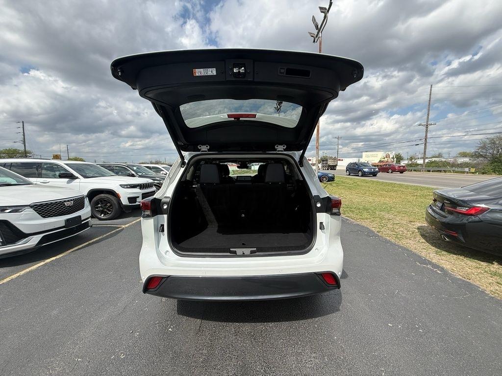 Toyota Highlander Hybrid Limited AWD 2025