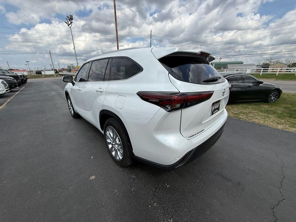 Toyota Highlander Hybrid Limited AWD 2025