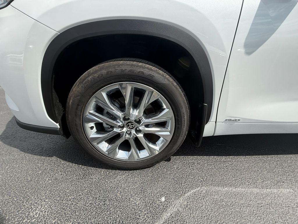 Toyota Highlander Hybrid Limited AWD 2025