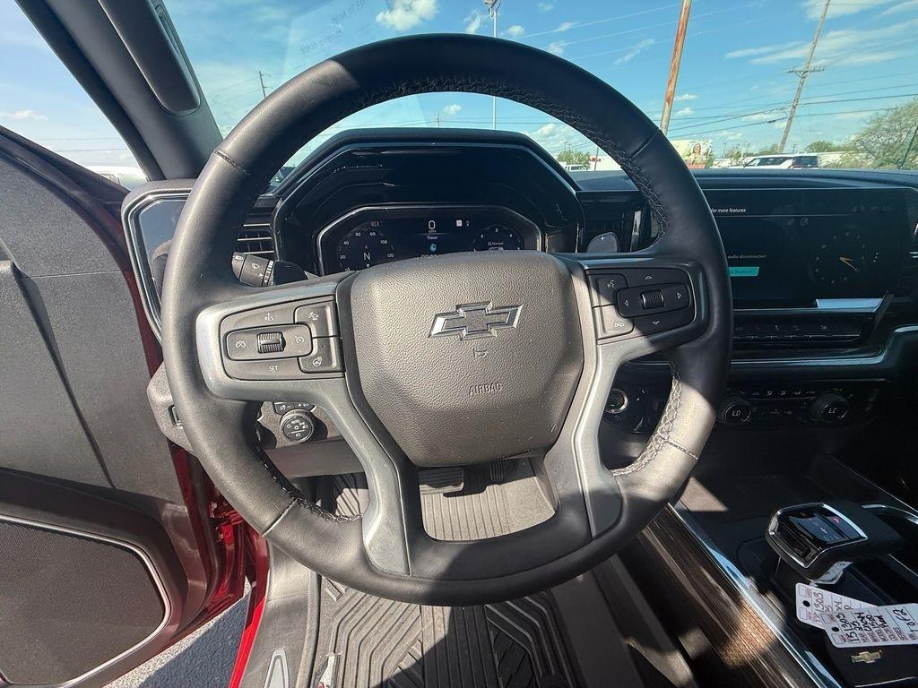 Chevrolet Silverado 1500 RST Crew Cab 4WD 2025