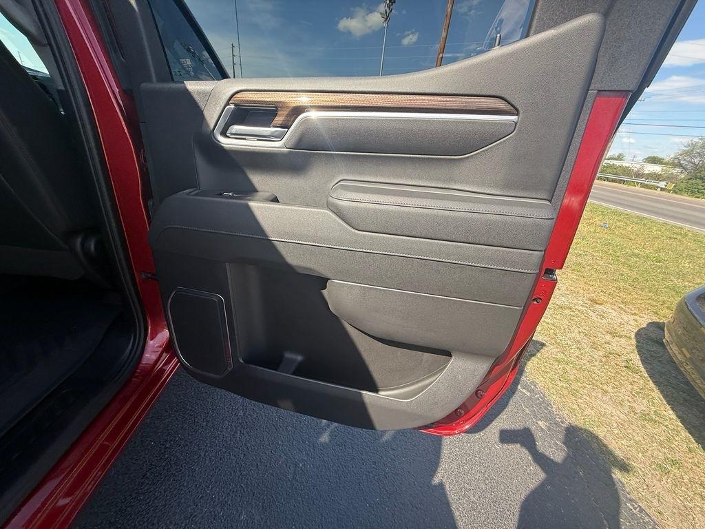 Chevrolet Silverado 1500 RST Crew Cab 4WD 2025