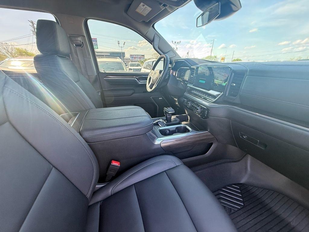 Chevrolet Silverado 1500 RST Crew Cab 4WD 2025