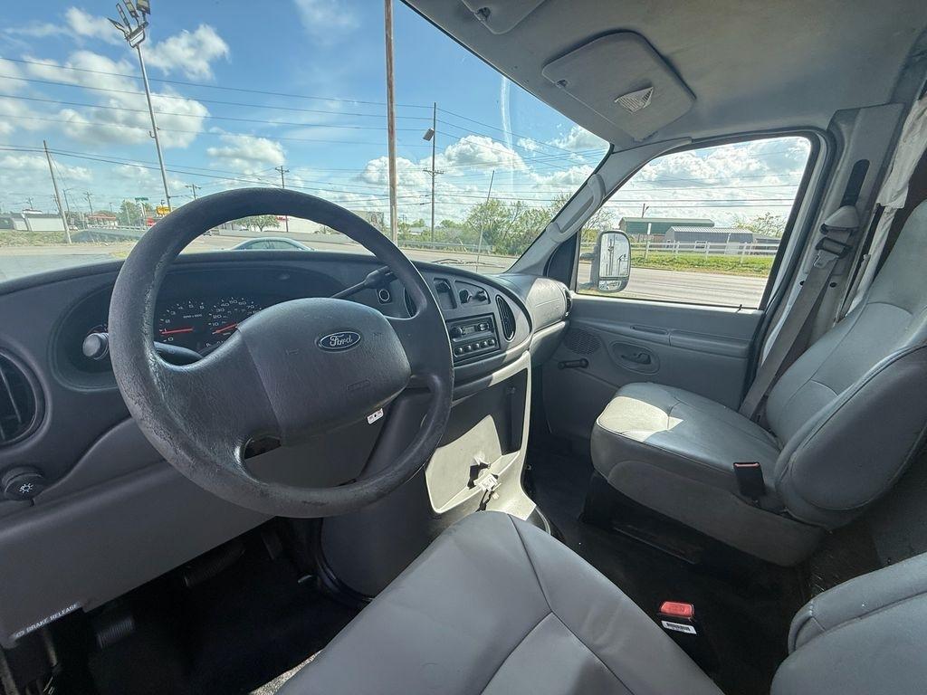 Ford Econoline E-350 Super Duty 2006