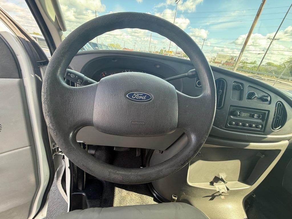 Ford Econoline E-350 Super Duty 2006