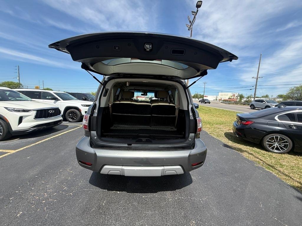 Nissan Armada Platinum AWD 2017