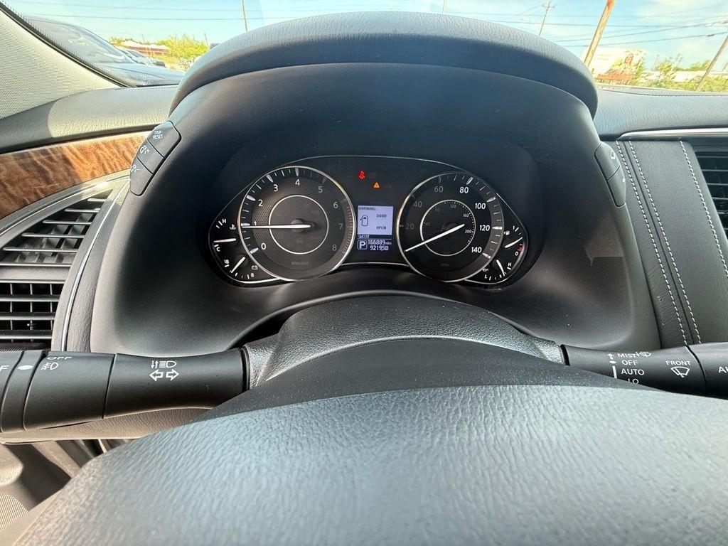 Nissan Armada Platinum AWD 2017