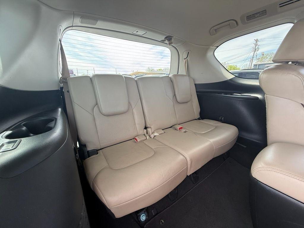 Nissan Armada Platinum AWD 2017